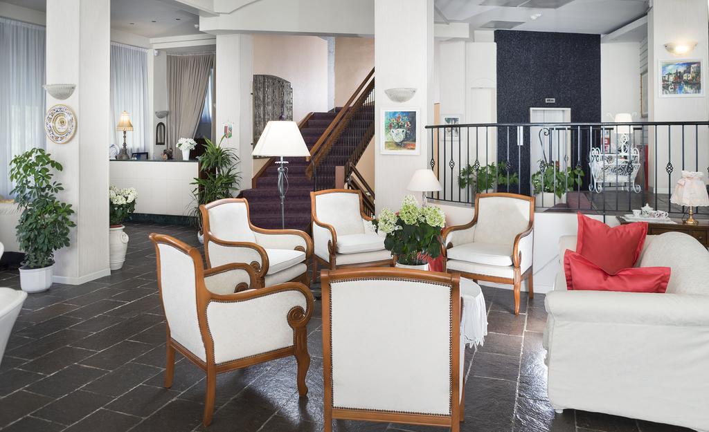 Hotel Admiral - On The Beach Riccione Exterior photo